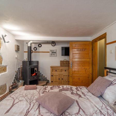 Apartman Karin Rovensko pod Troskami Exterior foto