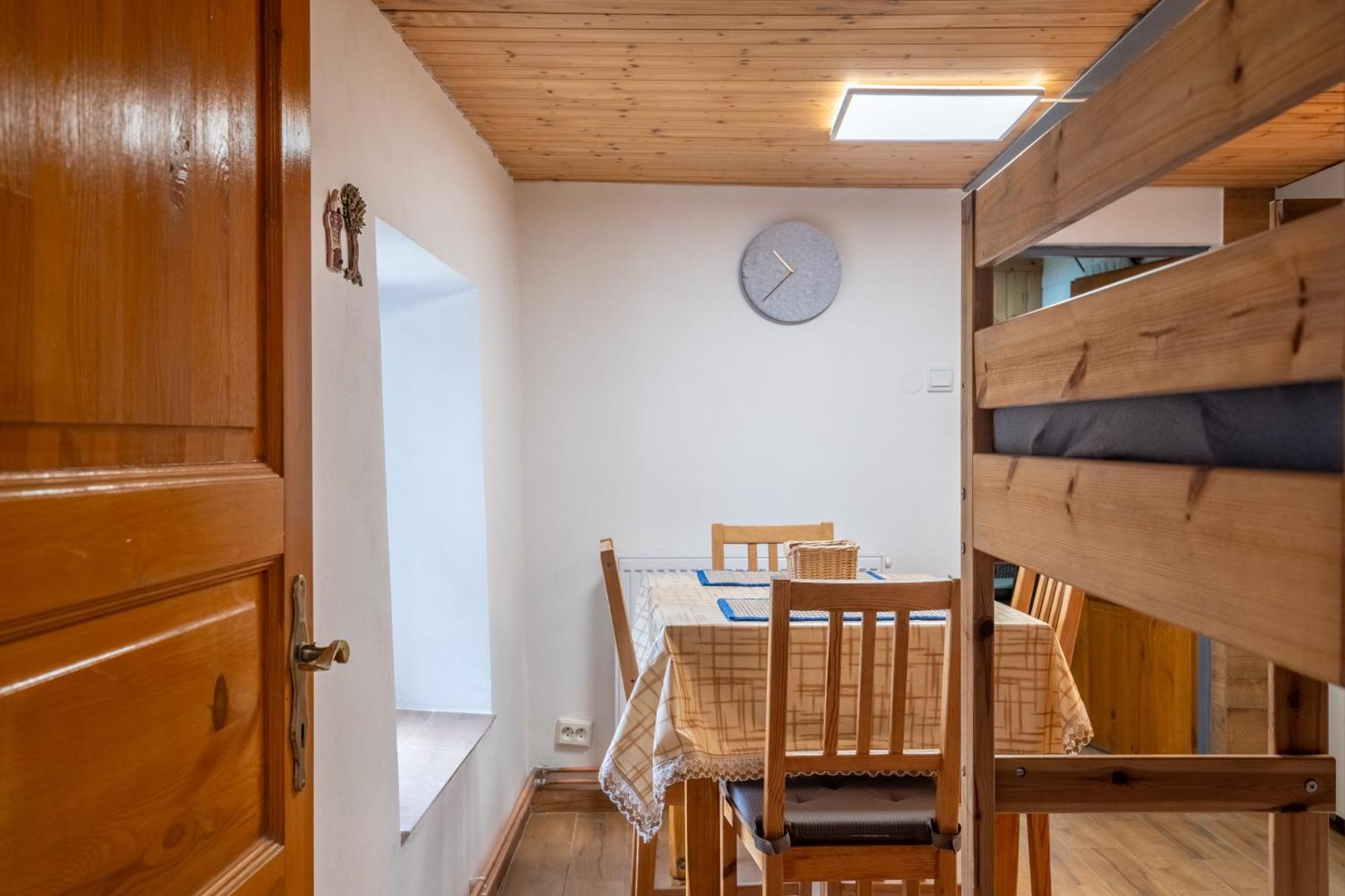 Apartman Karin Rovensko pod Troskami Exterior foto